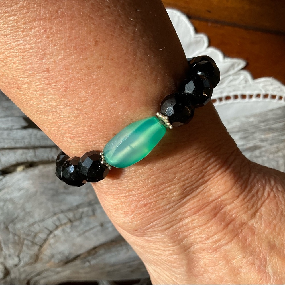 Elegant handmade Black and Green Beaded Elastic Bracelet. New